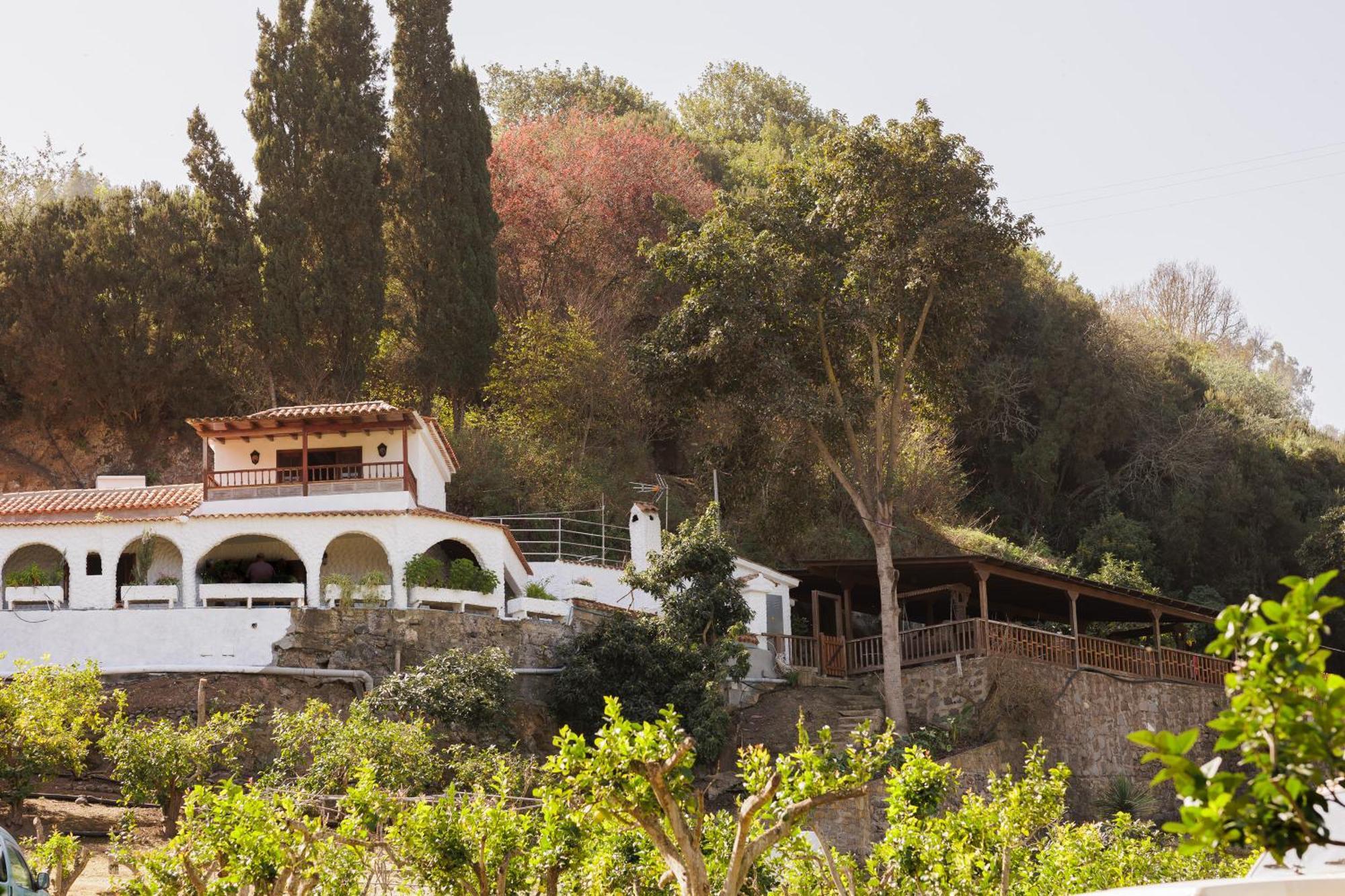 Arcos Del Laurel Apartment
